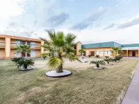 Quality Inn Midtown Hotels near Laroche Park
