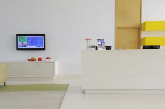 Yas Plaza Bay by IHG (formerly Park Inn by Radisson, Abu Dhabi Yas Island) Öffentliche Flächen Photos