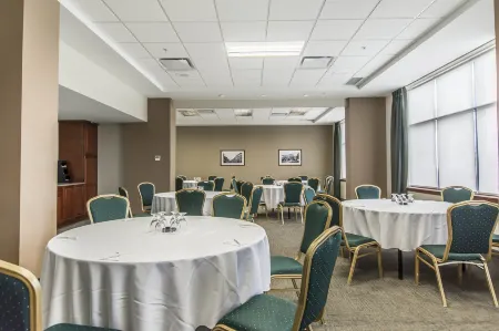 Chateau Saint John, Trademark Collection by Wyndham Отели рядом с достопримечательностью «Reed's Point Lighthouse»