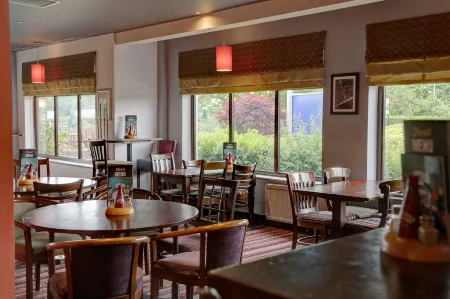 The Broughton Hotel by Greene King Inns Отели рядом со станцией Железнодорожная станция Милтон-Кинс