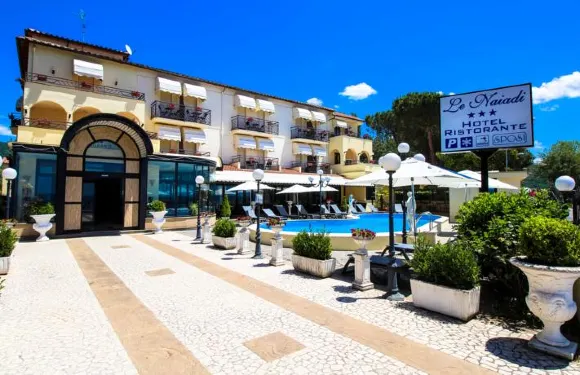 仙女公園湖上酒店