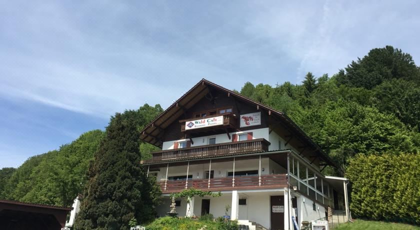 Wald Cafe - Housity