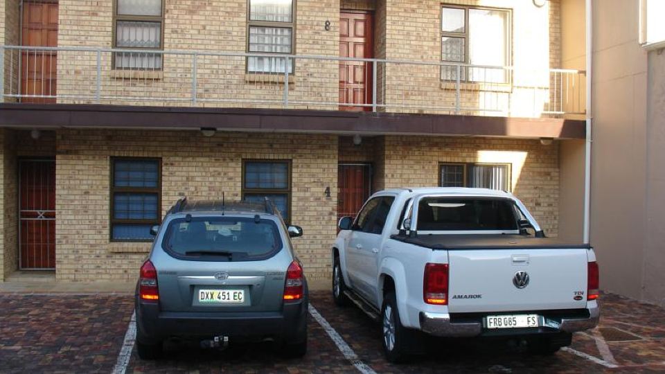 Blue Horizon Flat 8