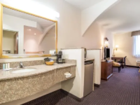 Comfort Inn and Suites Hotels in Riverton