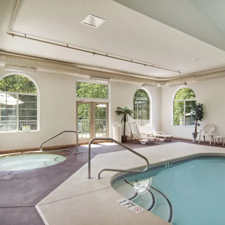 Best Western Plus River Escape Inn  Suites