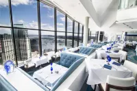 ヒルトン ナイアガラ フォールズ / フォールズビュー ホテル & スイーツ