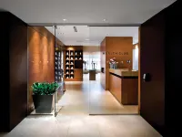 Shangri-La Toronto Hotels near Osgoode Hall