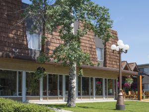 Maligne Lodge