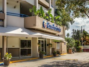 Comfort Inn & Suites Levittown