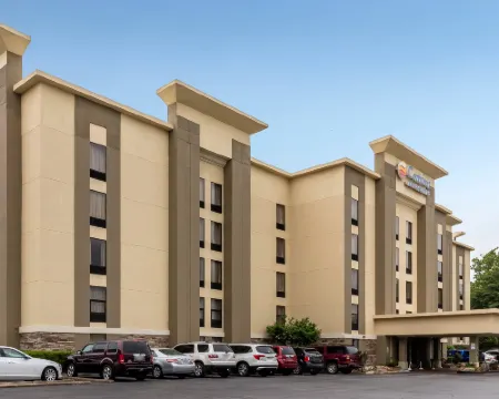 Comfort Inn & Suites Airport Hotels in Little Rock