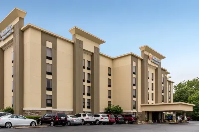 Comfort Inn & Suites Airport Hotels in 