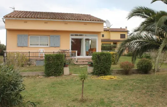 卡薩萊斯羅克斯度假屋