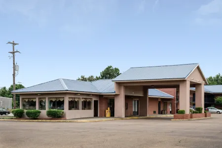 Motel 6 Greenwood, MS