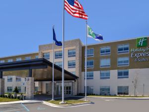 Holiday Inn Express & Suites Farmington Hills - Detroit