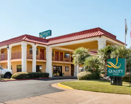 Quality Inn Near Casinos and Convention Center Hotels in Bossier City