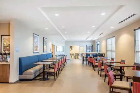 Comfort Inn & Suites Sidney I-80