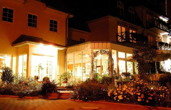 弗洛拉公園酒店