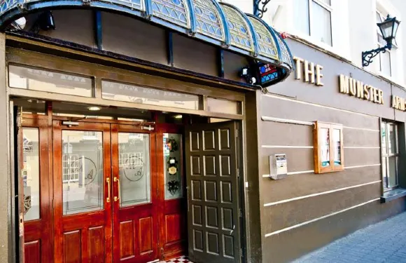 蒙斯特武器酒店