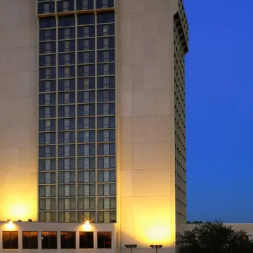 Crowne Plaza DALLAS MARKET CTR - LOVE FIELD by IHG