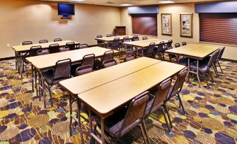 Holiday Inn Express & Suites Dubuque-West