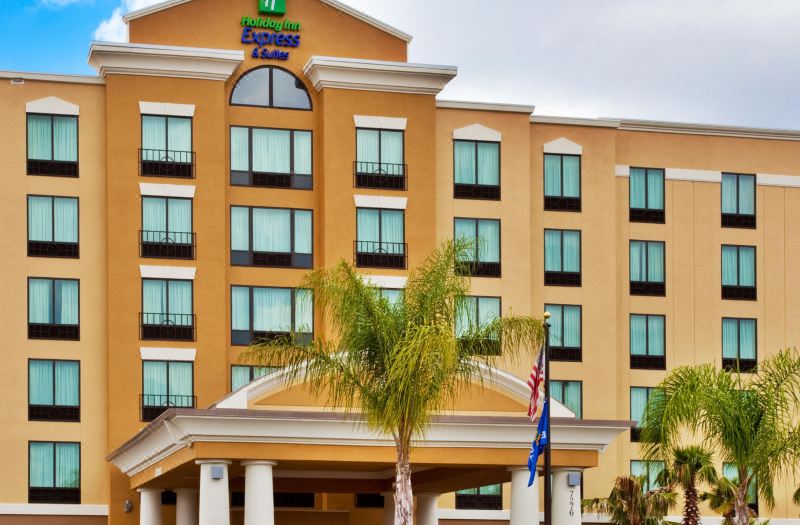 Holiday Inn Express & Suites Orlando - International Drive by IHG