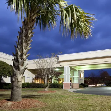 Holiday Inn LUMBERTON NORTH - I-95 by IHG