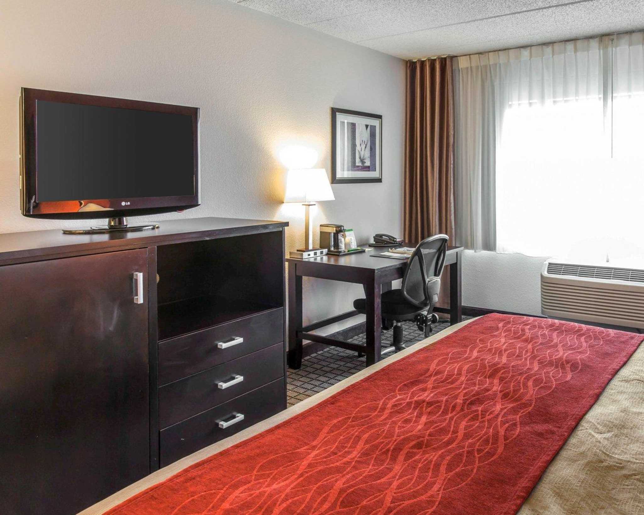 Comfort Inn & Suites BWI Airport