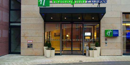 Holiday Inn Express Nuremberg City Hauptbahnhof Room Reviews Photos Nuremberg 2021 Deals Price Trip Com