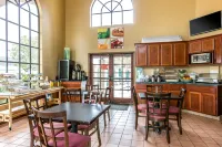 Quality Inn & Suites Camarillo-Oxnard Hotels in Camarillo