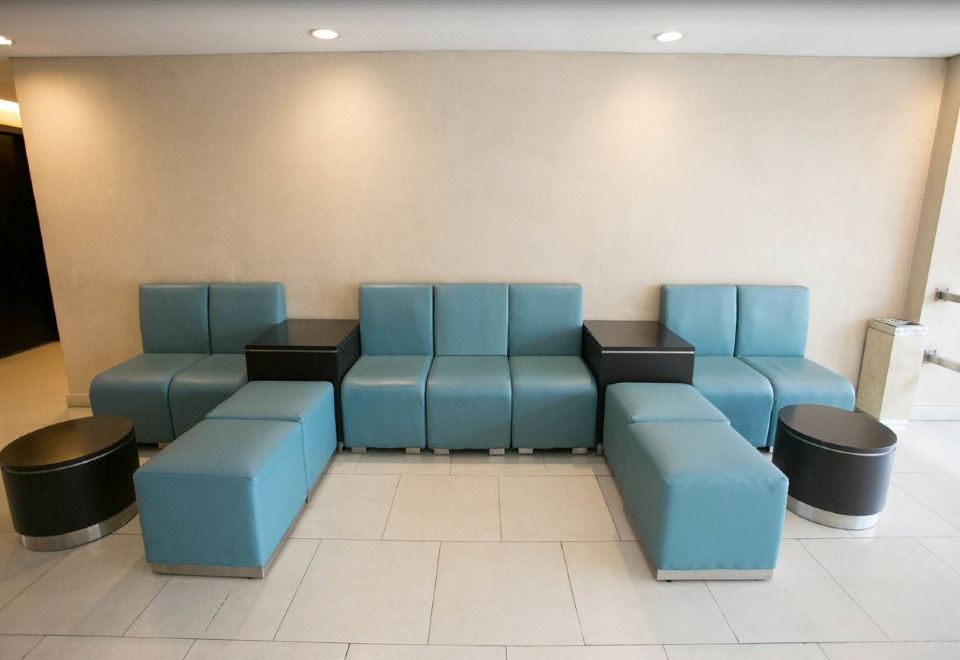 Holiday Inn Express Manila Newport World Resorts