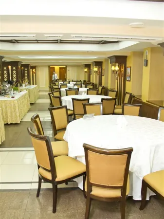 Hotel Kazzhol Almaty Отели рядом с достопримечательностью «Музей народных музыкальных инструментов им. Ыхласа»