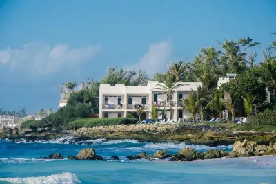 Ocean Spray Apartments Hotels near Deborah Bay