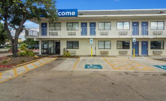 Motel 6 College Station, TX - Bryan