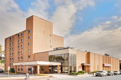 Ramada by Wyndham Marquette Hotel di Marquette