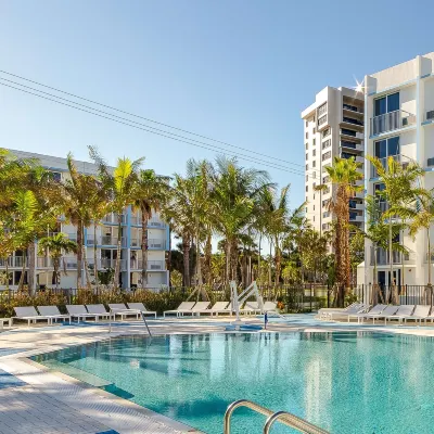 Plunge Beach Resort Hotels near Pompano Pier