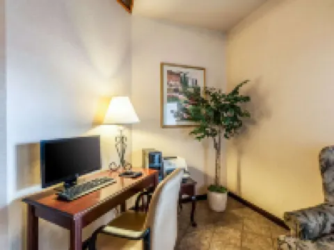 Econo Lodge Inn & Suites Middletown - Winchester South Hotels in Frederick County