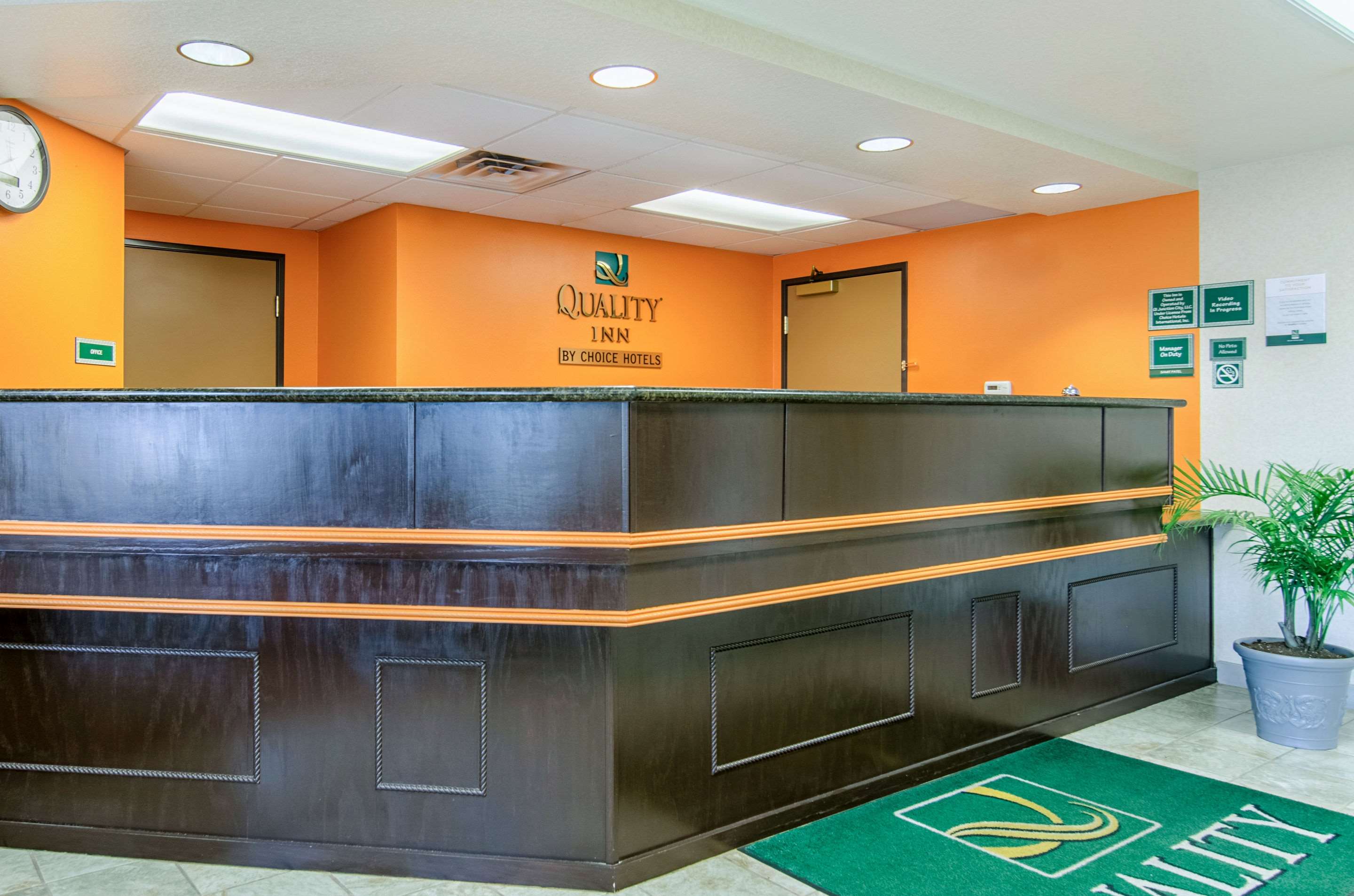 Quality Inn Junction City - Near Fort Riley