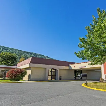 Econo Lodge Inn & Suites Norton - Wise South
