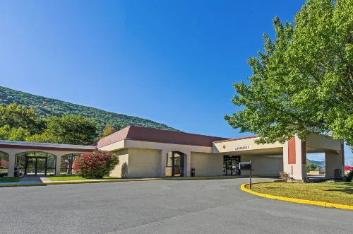 Econo Lodge Inn & Suites Norton - Wise South Hotels in Wise