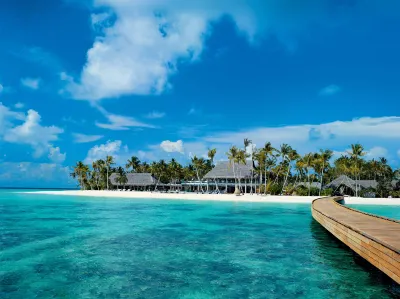 Velaa Private Island Hôtels à proximité de : Robinson Club Noonu