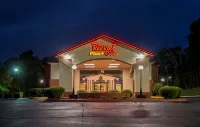 Red Roof Plus+ & Suites Opelika