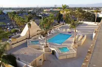 LA Crystal Hotel Hotels in Compton
