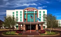 Sheraton Sioux Falls & Convention Center Hotels near Gilbert Science Center