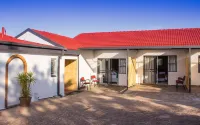 Oppi Hoek Guesthouse Hotels in Equestria