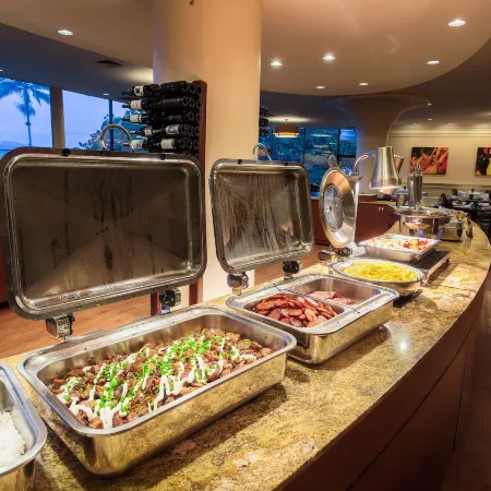 Hilo Hawaiian Hotel, Trademark Collection by Wyndham