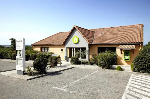 Campanile Salon de Provence Hotels in Lambesc