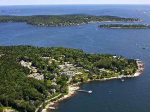 Spruce Point Inn Resort and Spa