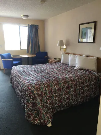 Sumner Motor Inn Отели в г. Энумкло