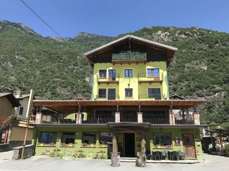 Hotel&Restaurant Armanac de Toubïe Отели в г. Grand Vert