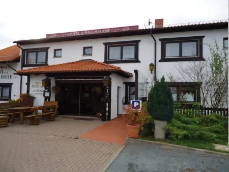 Hotel Auf der Hohe Отели в г. Фалькенштайн